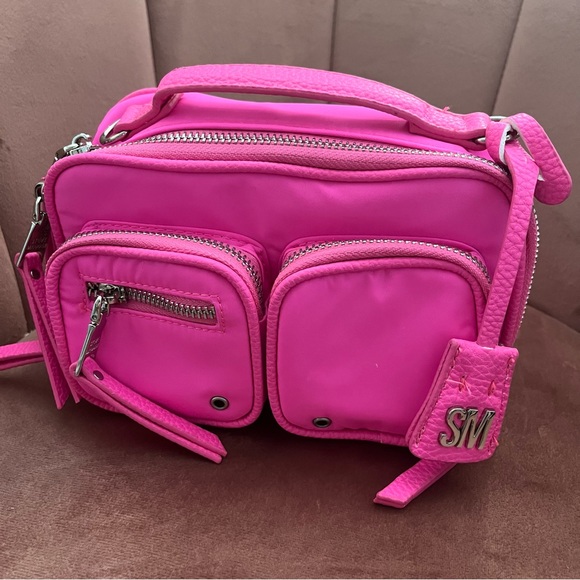 Pink Steve Madden crossbody 💗 - Picture 2 of 6